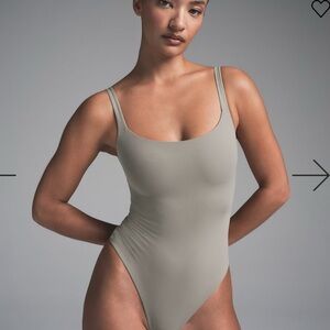 COPY - Skims square neck bodysuit in smoke NWT size medium